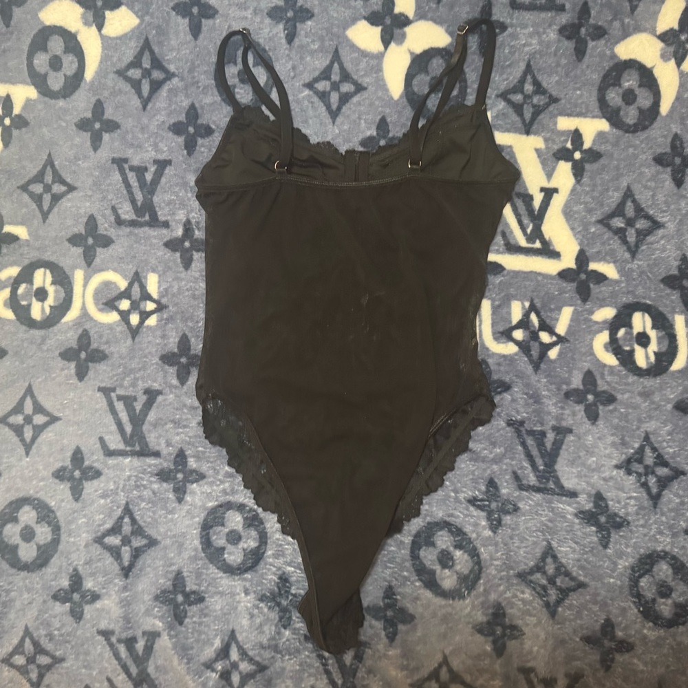 👑 Medium Black Lace Bodysuit - Picture 6 of 7